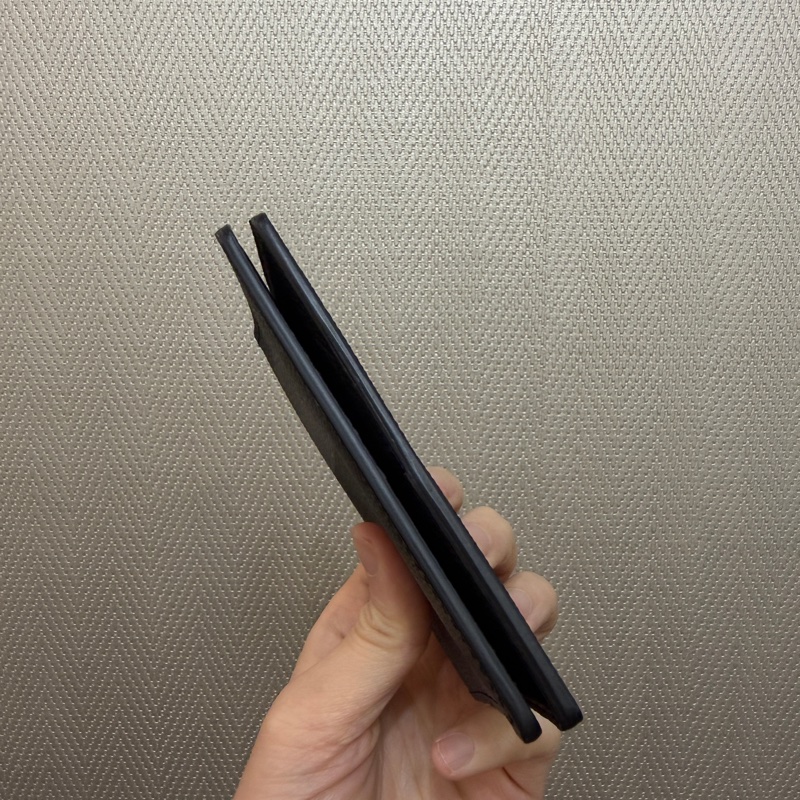 LV 黑灰漸層棋盤格對開卡夾M14928-1