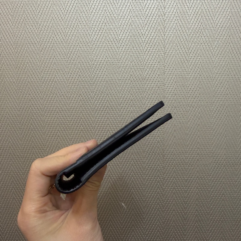 LV 黑灰漸層棋盤格對開卡夾M14928-2