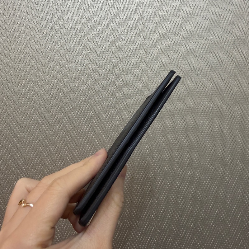 LV 黑灰漸層棋盤格對開卡夾M14928-6