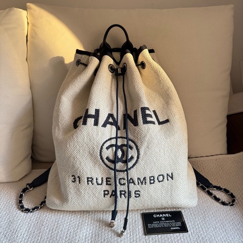 Chanel Deauville 白沙灘抽绳雙肩包熊猫配色