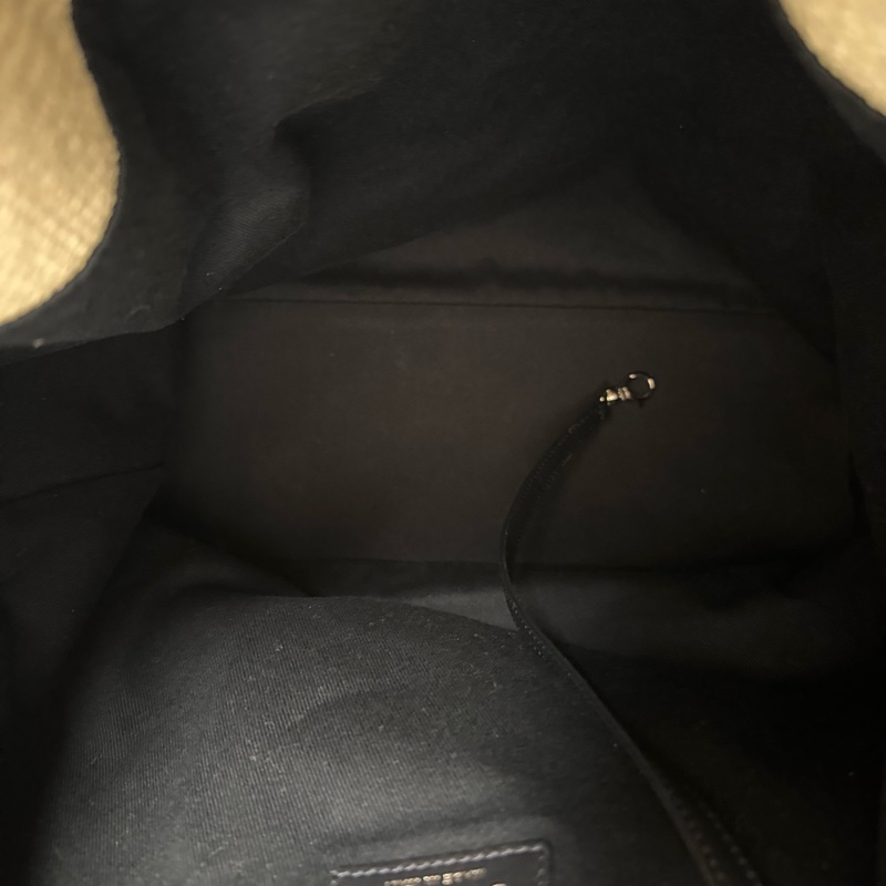 Chanel Deauville 白沙灘抽绳雙肩包熊猫配色-10