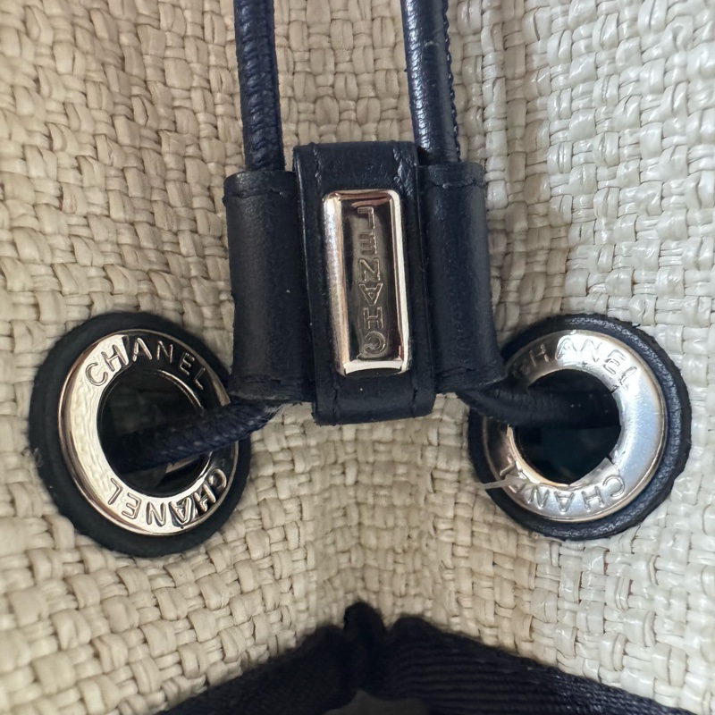 Chanel Deauville 白沙灘抽绳雙肩包熊猫配色-11