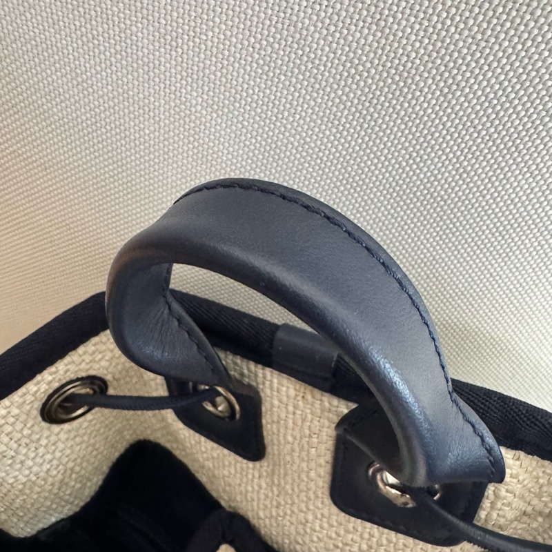 Chanel Deauville 白沙灘抽绳雙肩包熊猫配色-15