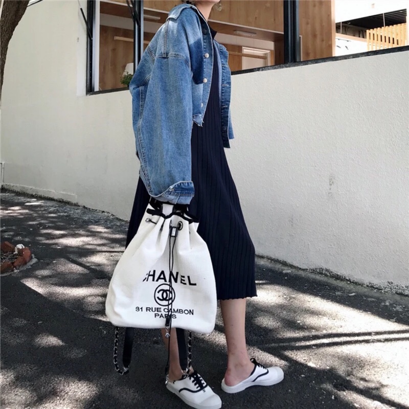 Chanel Deauville 白沙灘抽绳雙肩包熊猫配色-1