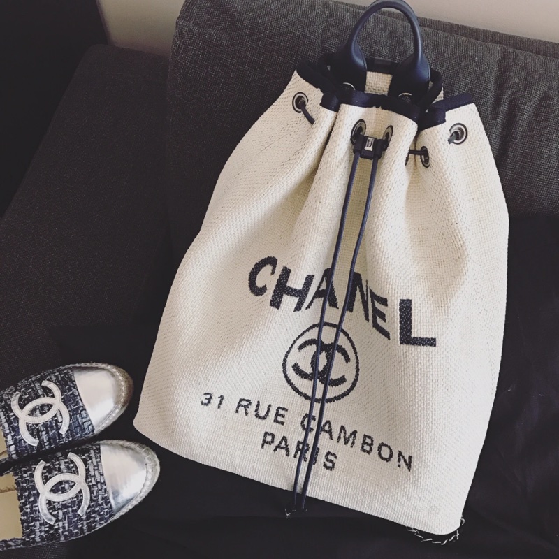 Chanel Deauville 白沙灘抽绳雙肩包熊猫配色-2