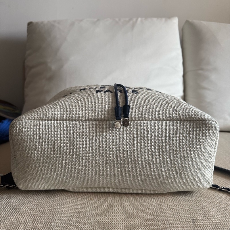 Chanel Deauville 白沙灘抽绳雙肩包熊猫配色-9