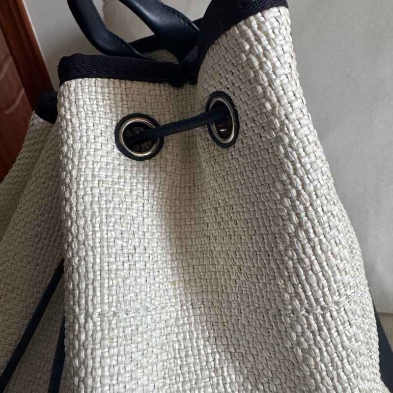 Chanel Deauville 白沙灘抽绳雙肩包熊猫配色-16