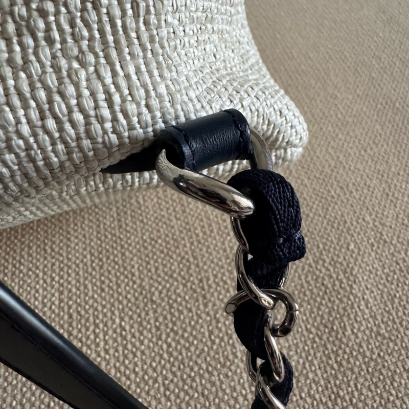 Chanel Deauville 白沙灘抽绳雙肩包熊猫配色-18