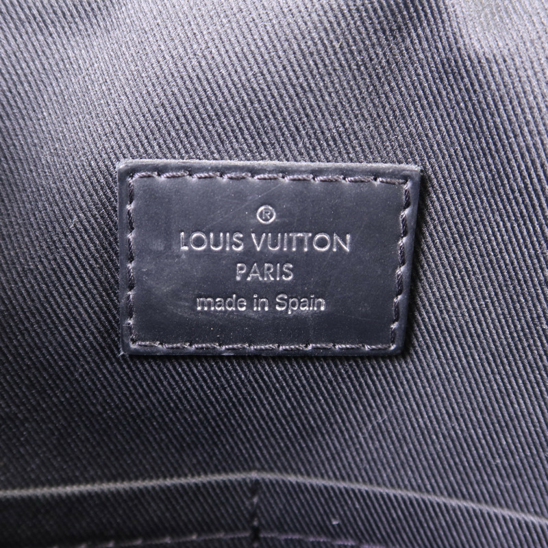 LOUIS VUITTON Damier Graphite District MM銀扣肩背袋-6