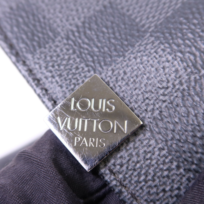 LOUIS VUITTON Damier Graphite District MM銀扣肩背袋-10