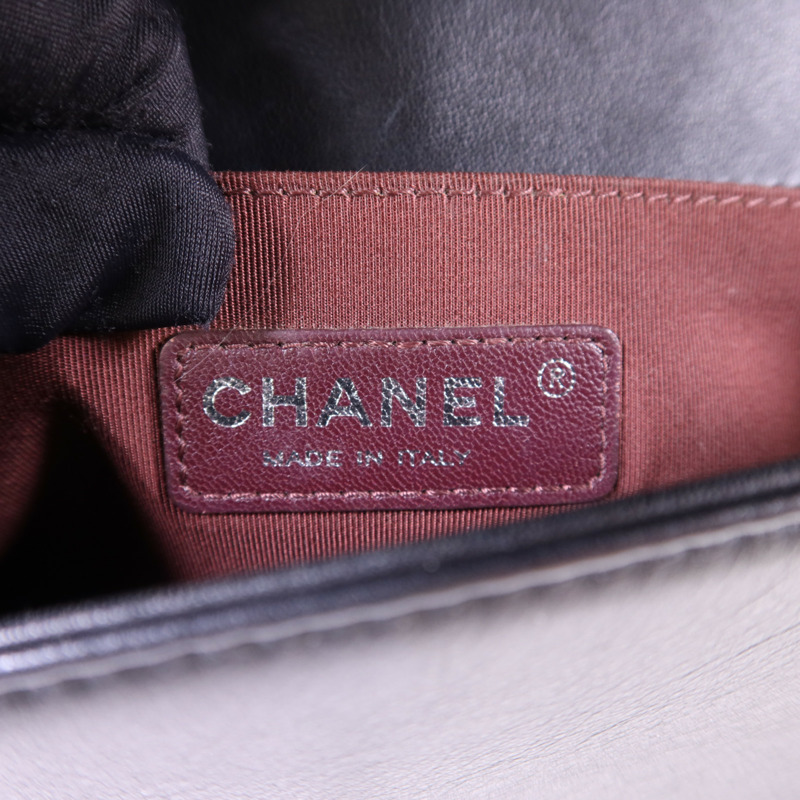 CHANEL 羊皮皮革Boy 25銀扣肩背袋-7