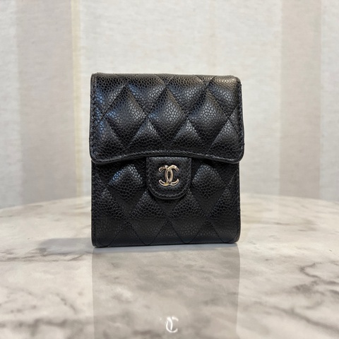 Chanel 黑荔枝牛皮銀釦下蓋6卡三折短夾