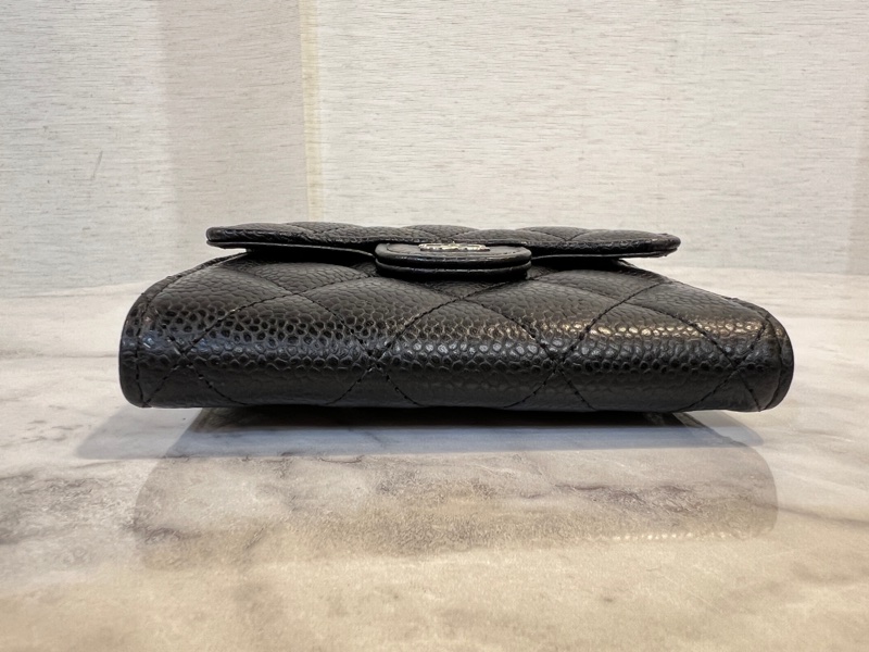 Chanel 黑荔枝牛皮銀釦下蓋6卡三折短夾-6