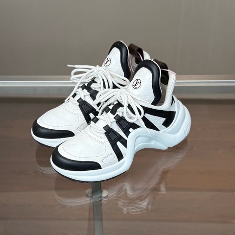 LOUIS VUITTON/路易威登  98新  LV Archlight 黑白浮雕滿印拱橋老爹鞋