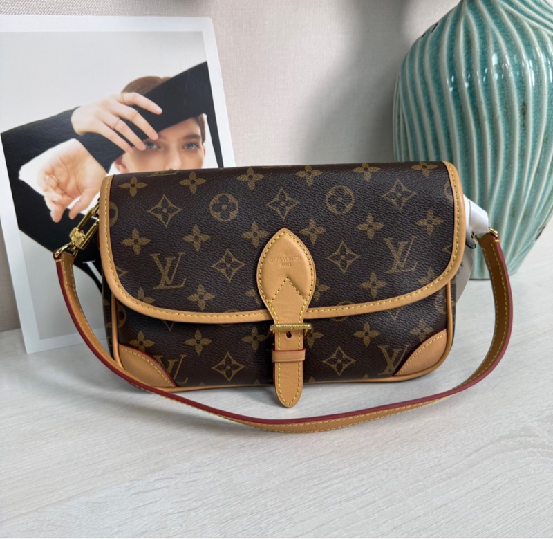 【98%新 有盒子】LV Diane  老花黑肩帶法棍包 芯片款-2