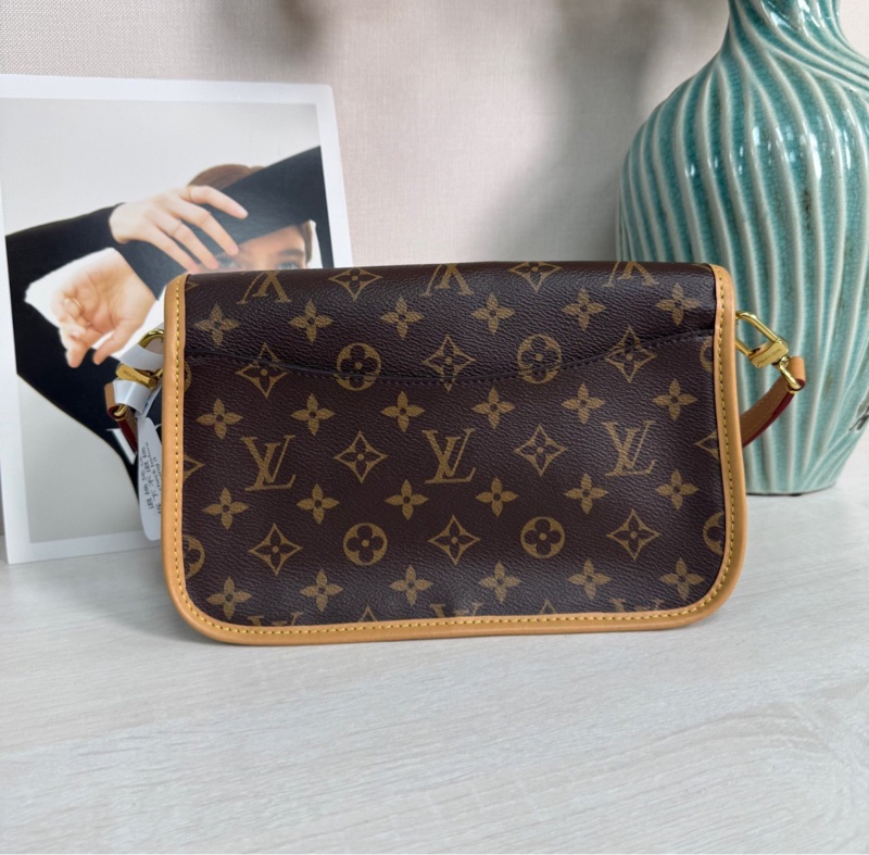 【98%新 有盒子】LV Diane  老花黑肩帶法棍包 芯片款-3