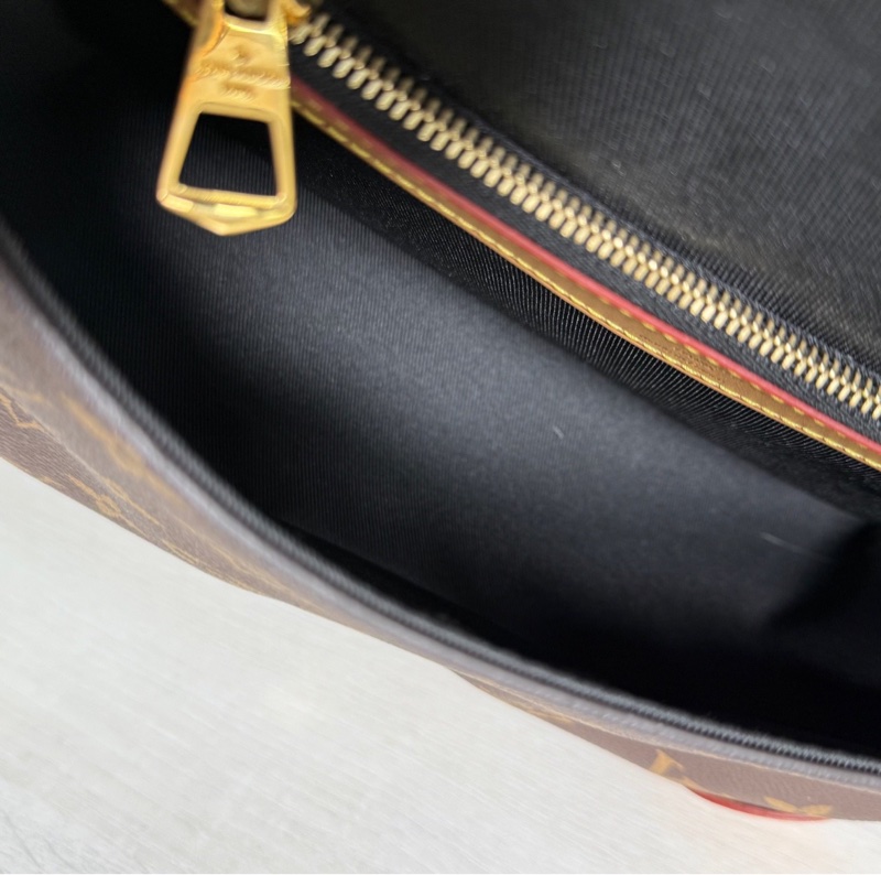 【98%新 有盒子】LV Diane  老花黑肩帶法棍包 芯片款-8