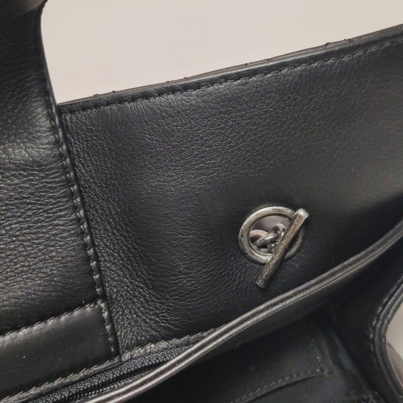 Chanel Boy Bag牛皮純色菱格絎縫方形雙C鎖扣單肩包-9