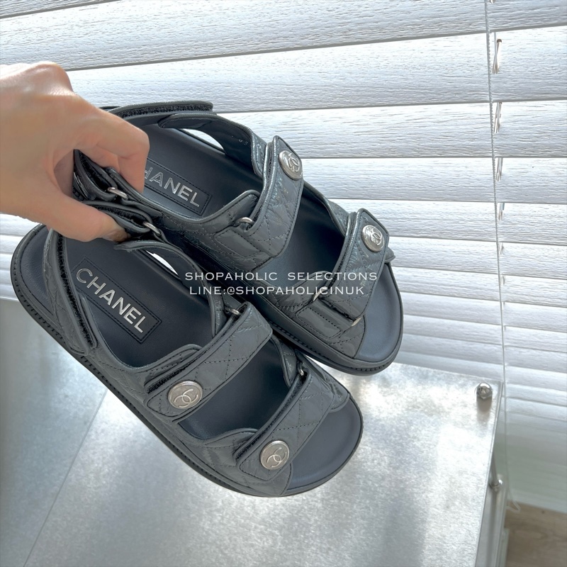 Chanel灰色皮革銀釦魔鬼氈老爹涼鞋37.5號-1