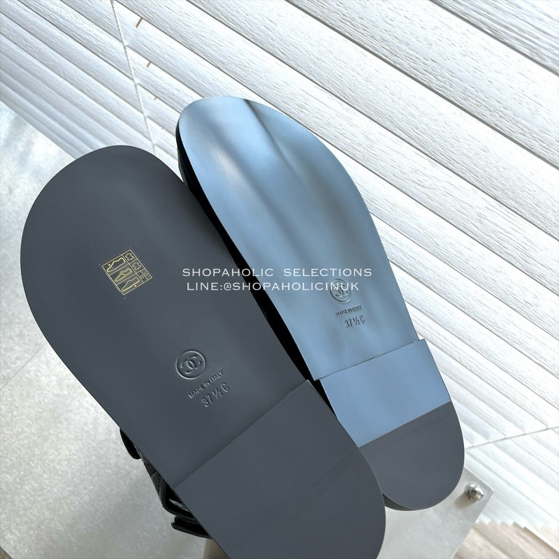 Chanel灰色皮革銀釦魔鬼氈老爹涼鞋37.5號-2