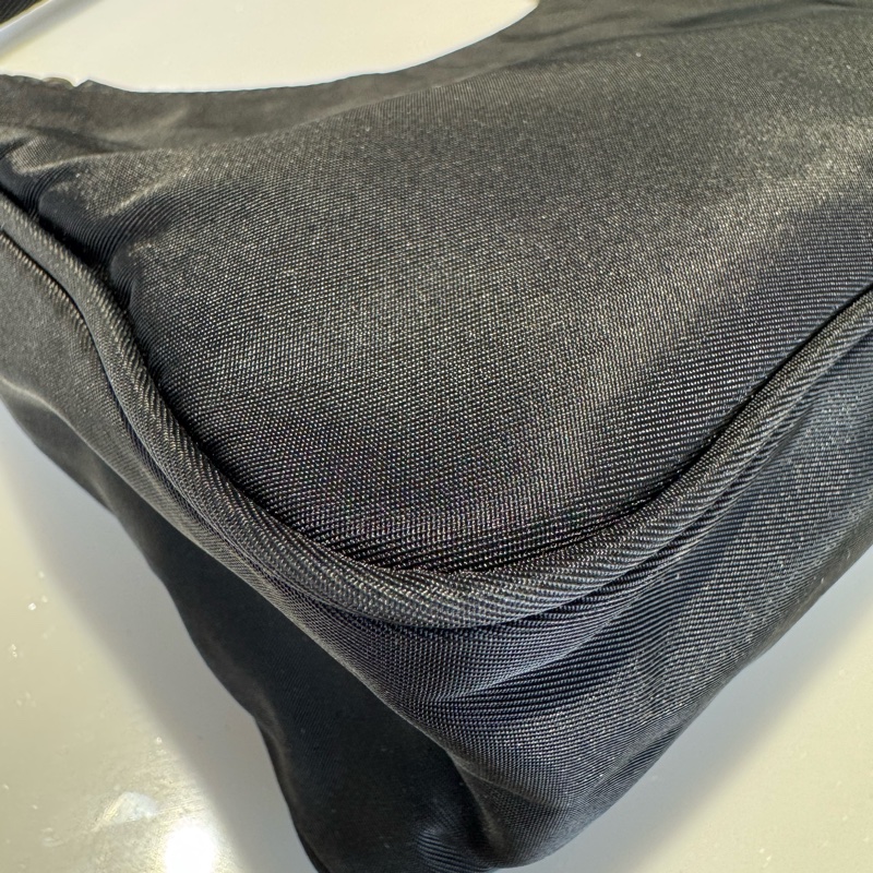 Prada hobo 手提腋下包-7