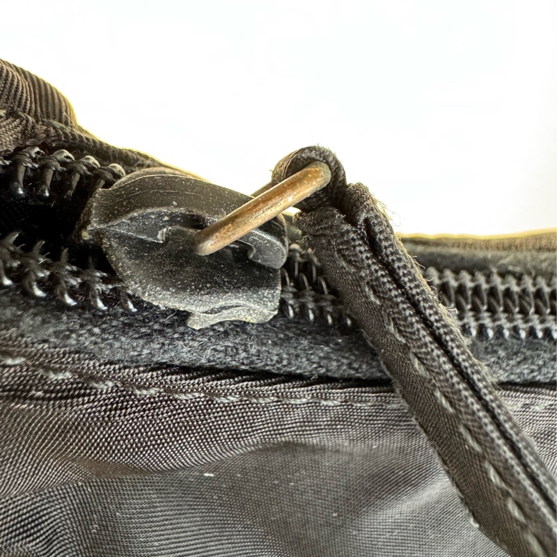 Prada hobo 手提腋下包-11