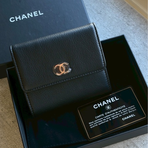 Chanel黑銀牛皮翻蓋短夾