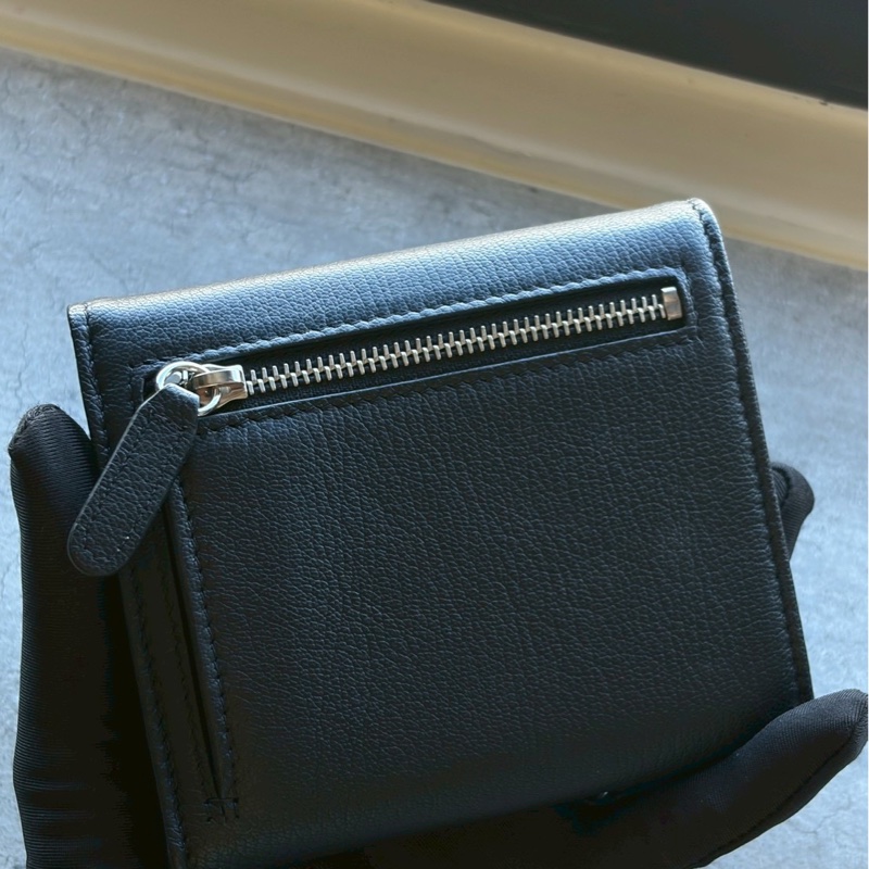 Chanel黑銀牛皮翻蓋短夾-3