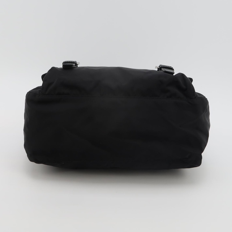 Prada 黑色郵差包 底長約30-5