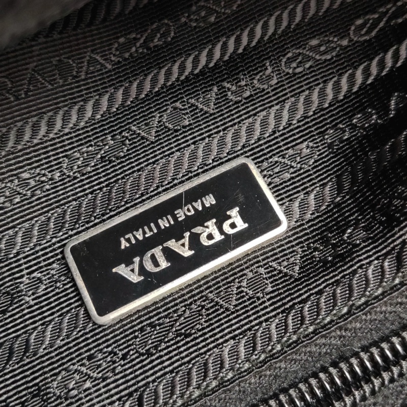 Prada 黑色郵差包 底長約30-8