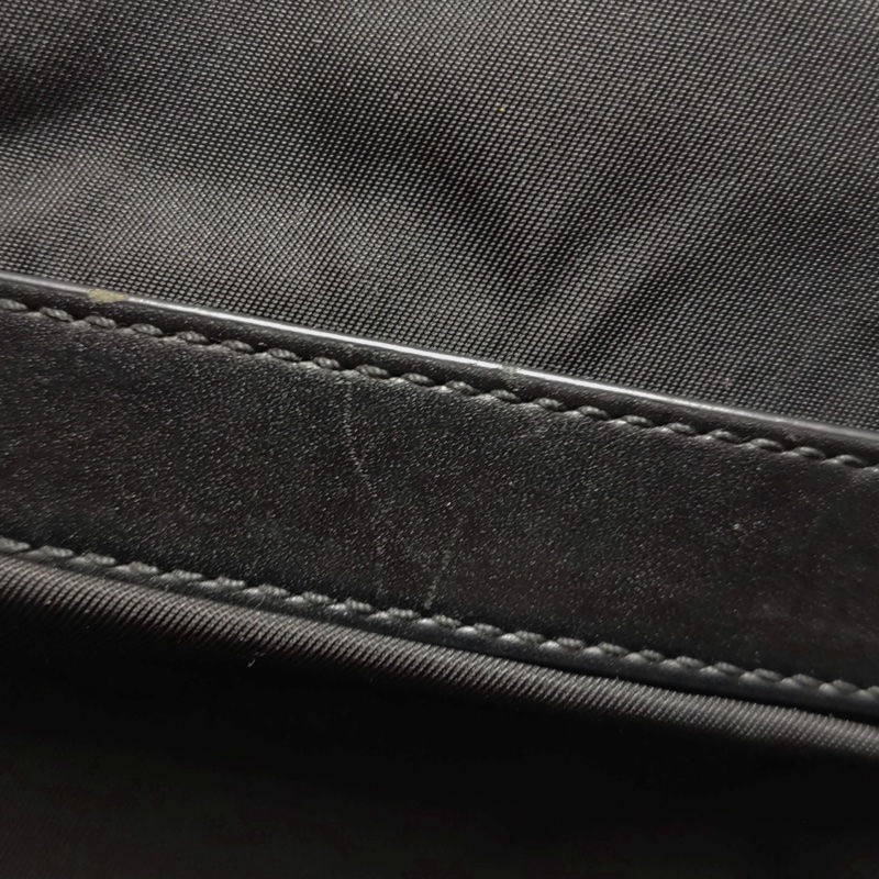 Prada 黑色郵差包 底長約30-15