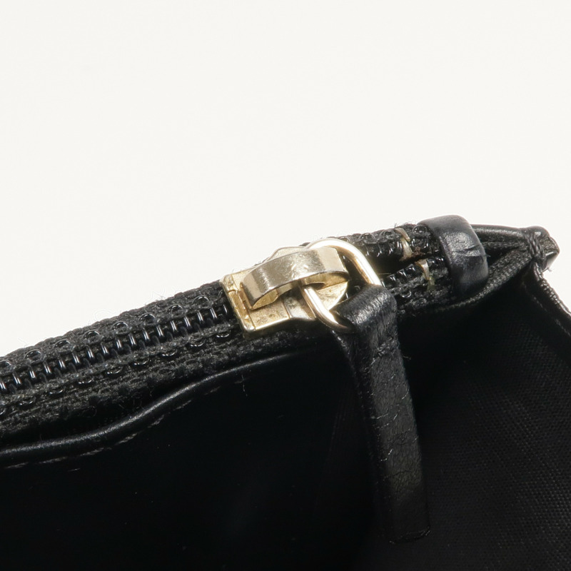 CHANEL 牛皮皮革WOC Wallet On Chain金扣鏈帶肩背袋-15