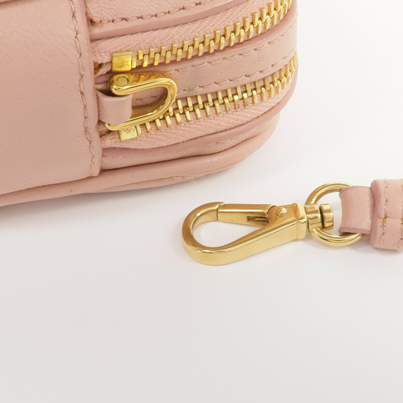 Miu Miu 羊皮皮革Matelasse Pouch金扣肩背袋-5