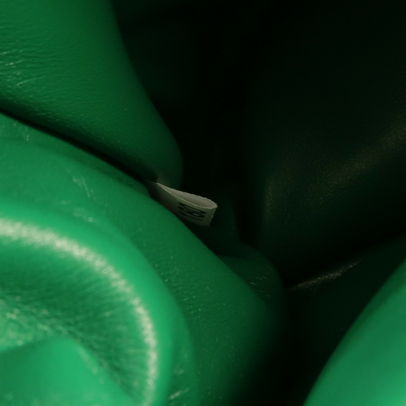 PRADA Nappa皮革Small Soft Padded Bag銀扣手挽肩背兩用袋-12