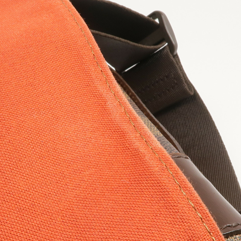 LOUIS VUITTON Damier Bastille金扣肩背袋-15