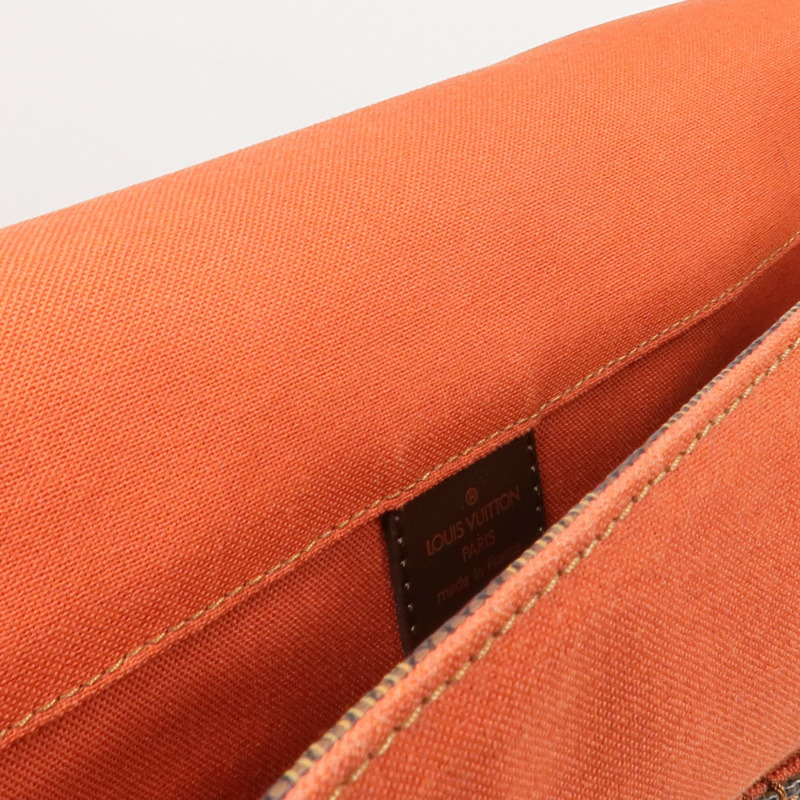 LOUIS VUITTON Damier Bastille金扣肩背袋-16