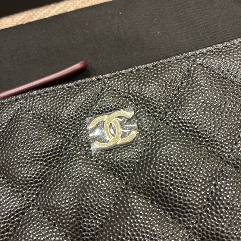 熱騰騰 超好用👍香奈兒Chanel 黑色小皮件 一字拉鍊 零錢包 荔枝片 經典款❤️-9