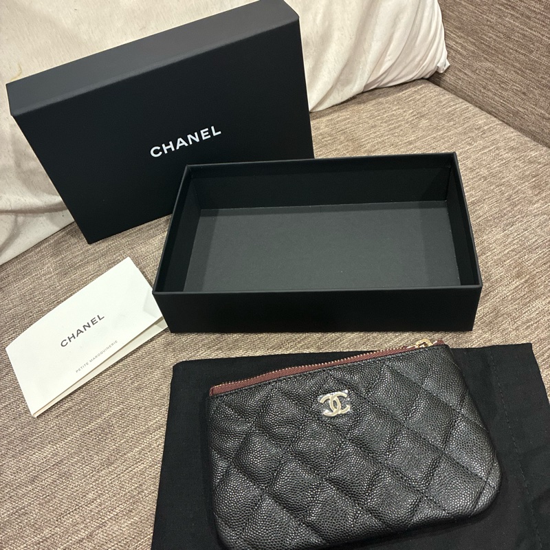 熱騰騰 超好用👍香奈兒Chanel 黑色小皮件 一字拉鍊 零錢包 荔枝片 經典款❤️-10