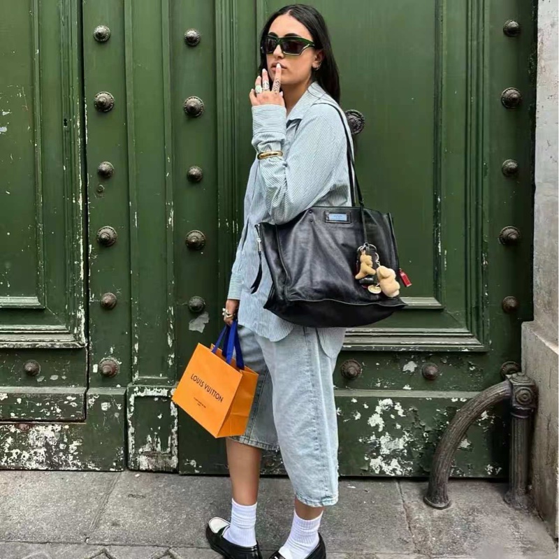 Prada藍標鐵灰色托特包-2