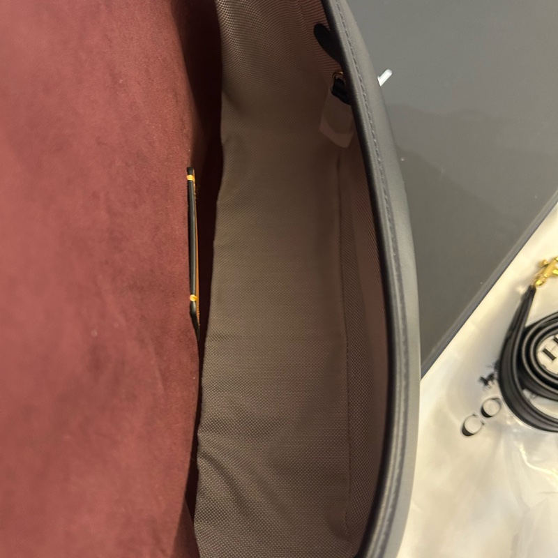 Coach soft Tabby側肩包-9