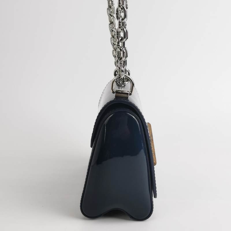 Louis Vuitton(LV)Twist小號漆皮LV旋轉鎖扣單肩包-3