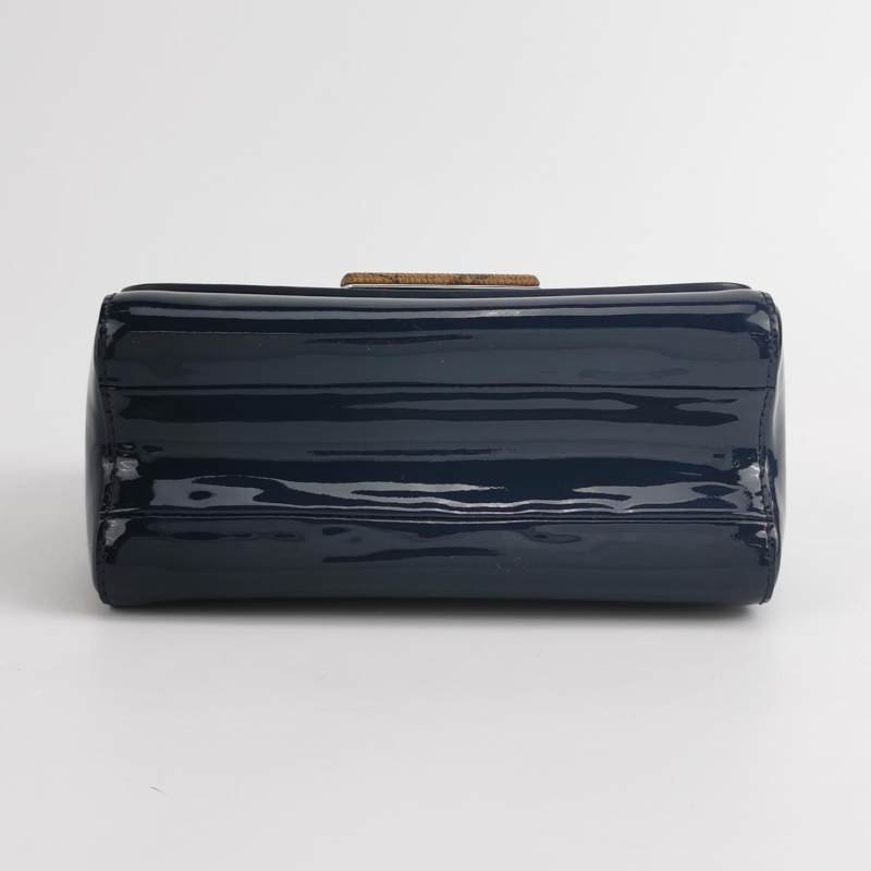 Louis Vuitton(LV)Twist小號漆皮LV旋轉鎖扣單肩包-5