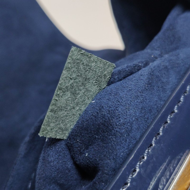 Louis Vuitton(LV)Twist小號漆皮LV旋轉鎖扣單肩包-9