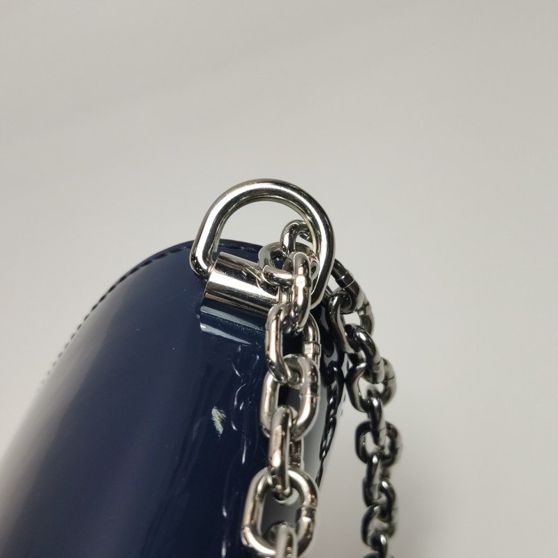 Louis Vuitton(LV)Twist小號漆皮LV旋轉鎖扣單肩包-10