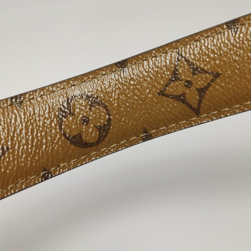 Louis Vuitton(LV)Twist小號漆皮LV旋轉鎖扣單肩包-16