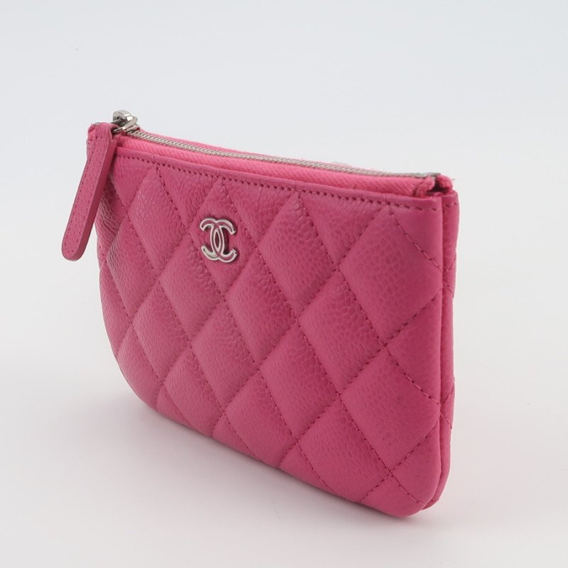 Chanel牛皮纯色菱格绗缝双CLogo拉链钱包-1