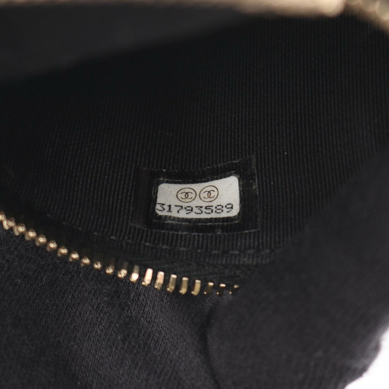 香奈兒女士魚子醬紋（粒面小牛皮）絎縫肩背包，黑色-4