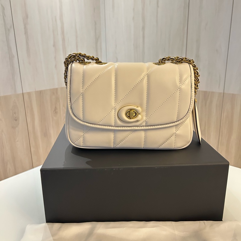 新款Pillow Madison 羊皮鏈條腋下斜跨包-4