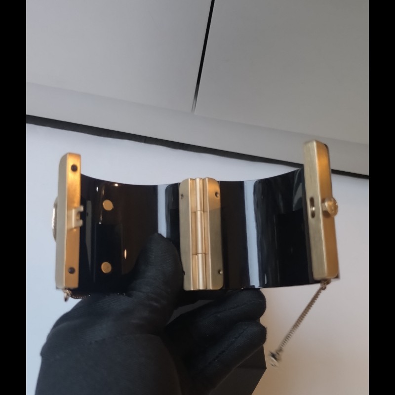 Chanel 黑色樹脂金幣寬版手環-9