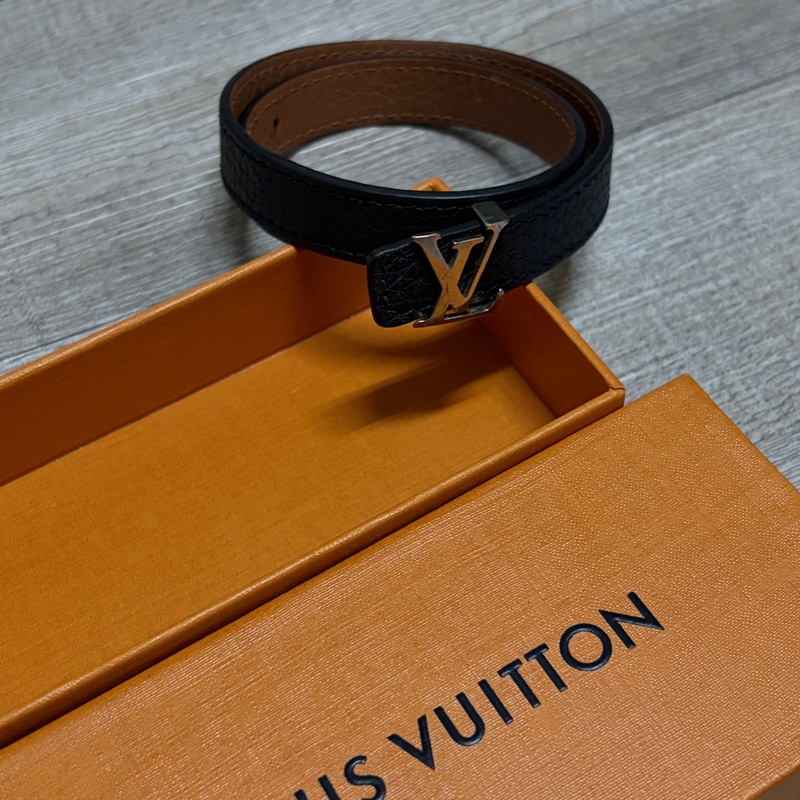 Lv黑銀皮革手環-1